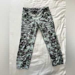 Athleta color patterned crop leggings